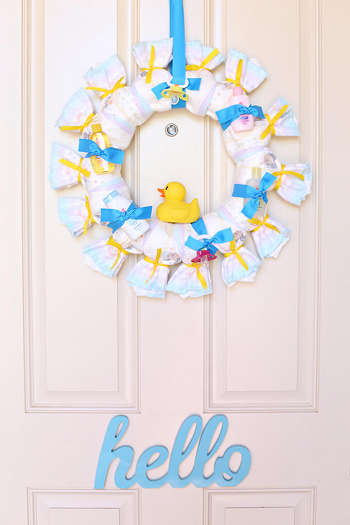 Rubber ducky diaper door wreath Cutest DIY Baby Shower Decorations That Will Make Everybody Smile