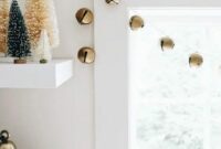 Simple garland of gold christmas bells