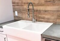 Diy backsplash with laminate flooring