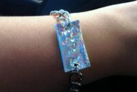 Diy hologram bracelet