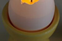 Eggshell candle holder diy