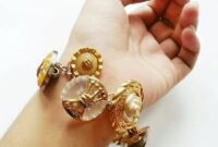 Vintage button bracelet