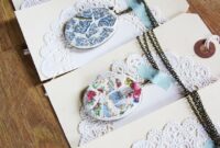 Displaying jewelry on gift tags